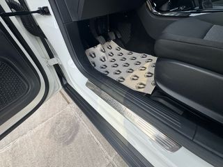 Mercedes-Benz A 160 2021-thumb-22