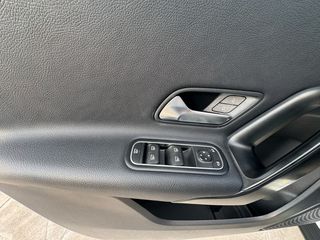 Mercedes-Benz A 160 2021-thumb-23