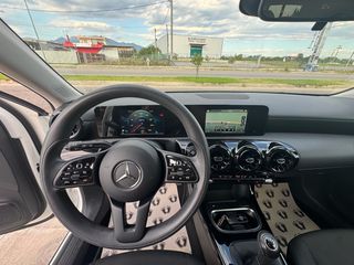 Mercedes-Benz A 160 2021-thumb-25