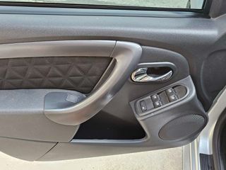 Dacia Duster 2014 PRESTIGE 4X4 1.5 110PS-thumb-16