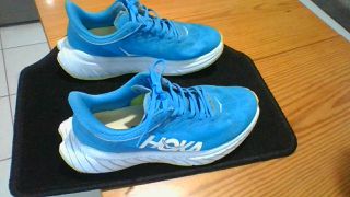 ΠΩΛΟΥΝΤΑΙ HOKA CARBON X 3.
