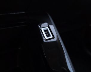 Peugeot 208 2021 1.5 BlueHDi 100 Active-thumb-25