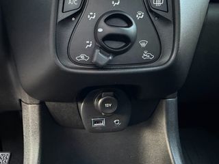 Toyota Yaris 2017 1.0 VVTI - 72hp - Euro 6-thumb-34