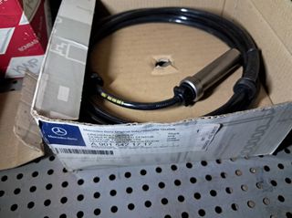 Αισθητήρας ABS εμπρός κατάλληλος για Mercedes Sprinter Volkswagen LT OE 9015421717