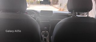 Peugeot 208 2022-thumb-11