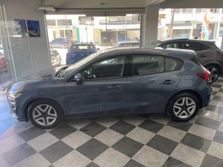 Ford Focus 2022-thumb-4