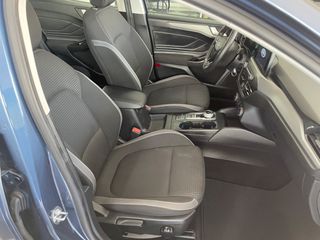 Ford Focus 2022-thumb-13