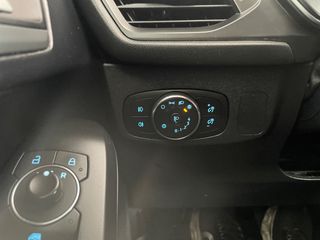 Ford Focus 2022-thumb-25