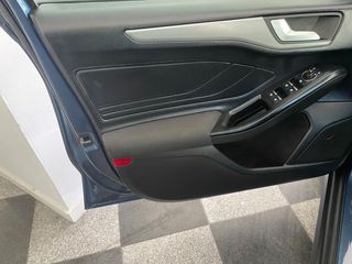 Ford Focus 2022-thumb-33