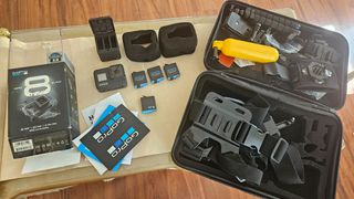 GoPro Hero 8 Black (Σαν Καινουργια) + 4 Μπαταρίες & Full Έξτρα Πακέτο