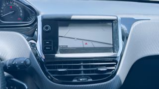 Peugeot 208 2017 1.2 eTHP Roland Garros-thumb-17