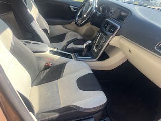 Volvo V40 2015-thumb-2