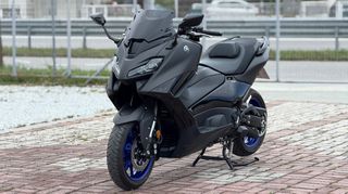 Yamaha T-MAX 560 2024 ΟΛΟΣΩΜΗ AKRAPOVIC | 1400KM | DARK MAGMA