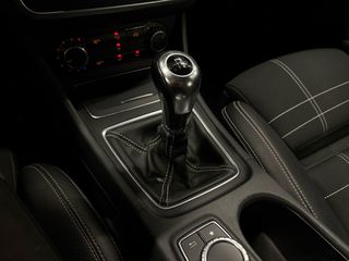 Mercedes-Benz A 180 2016 URBAN 1.6 TURBO-thumb-25