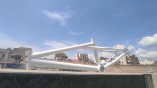 BMX FREESTYLE ΣΚΕΛΕΤΟΣ ΜΕ ΠΙΡΟΥΝΙ ΣΕ ΑΡΙΣΤΗ ΚΑΤΑΣΤΑΣΗ
