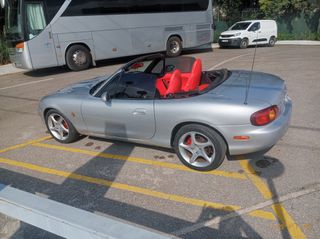 Mazda MX-5 1999-thumb-14