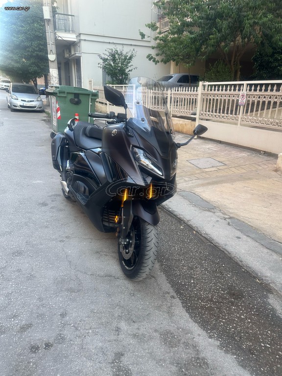 Yamaha TMAX 560 Tech Max 2024 dark magma