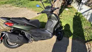 Piaggio Beverly 400 2025 s-thumb-1