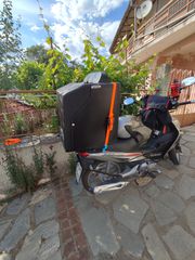 Κουτί delivery και ανοιγόμενη σχάρα