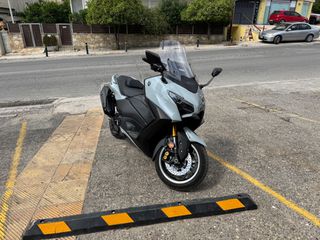 Yamaha TMAX 560 Tech Max 2025 TECH MAX-thumb-3