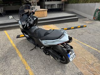 Yamaha TMAX 560 Tech Max 2025 TECH MAX-thumb-4