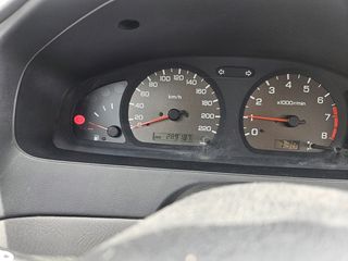 Nissan Almera 1999-thumb-14