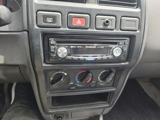 Nissan Almera 1999-thumb-15