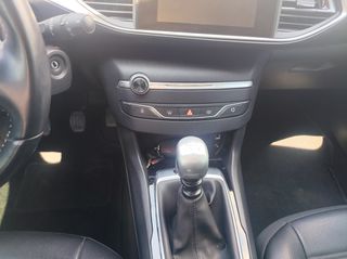 Peugeot 308 2017-thumb-12