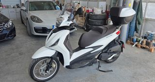 Piaggio Beverly 400 2022 BEVERLY 400 HPE