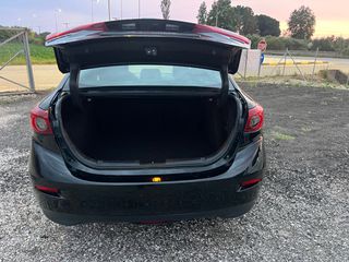 Mazda 3 2017-thumb-5