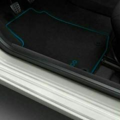 Toyota Γνήσια Υφασμάτινα Πατάκια 520gr Textile Με Μπλέ Λεπτομέρεια Σετ Toyota Aygo 2018-2021 (1 Οδηγού, 1 Συνοδηγού, 2 Πίσω)