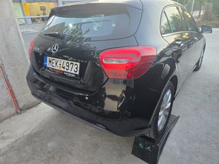Mercedes-Benz A 180 2016 URBAN EURO 6-thumb-4