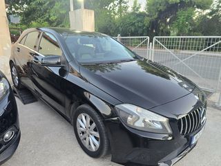 Mercedes-Benz A 180 2016 URBAN EURO 6-thumb-8