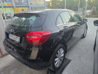 Mercedes-Benz A 180 2016 URBAN EURO 6-thumb-9