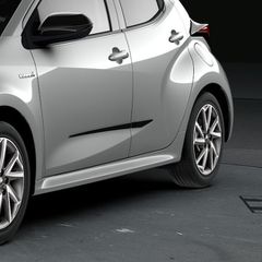 Toyota Γνήσια Πλαϊνά Διακοσμητικά Μαύρου Χρώματος Για Yaris 20'-22' (2 Δεξιά,2 Αριστερά)