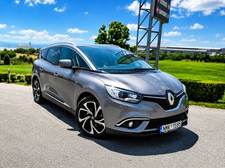 Renault Grand Scenic 2017 BOSE edition + massage-thumb-4