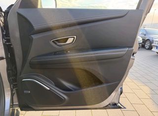 Renault Grand Scenic 2017 BOSE edition + massage-thumb-30