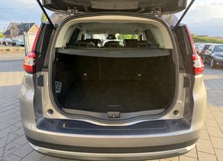 Renault Grand Scenic 2017 BOSE edition + massage-thumb-31