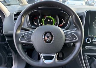 Renault Grand Scenic 2017 BOSE edition + massage-thumb-38