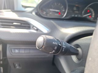 Peugeot 208 2018-thumb-10