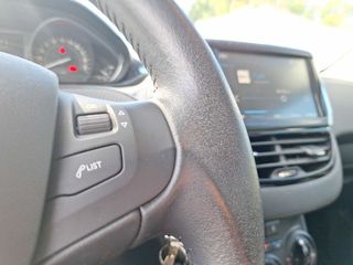 Peugeot 208 2018-thumb-12