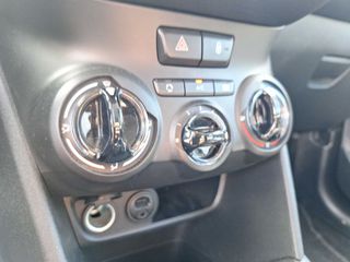 Peugeot 208 2018-thumb-14