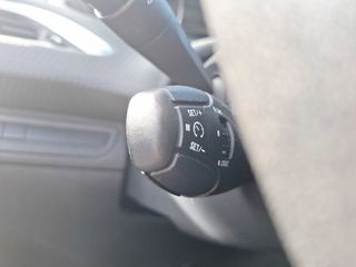 Peugeot 208 2018-thumb-15
