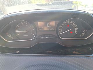Peugeot 208 2018-thumb-16