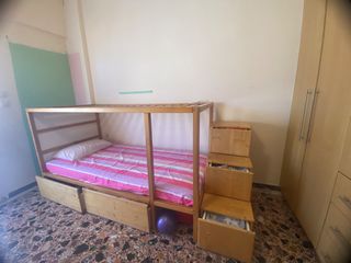 Κρεββάτι Kura με δυνατότητα μετατροπής σε κουκέτα