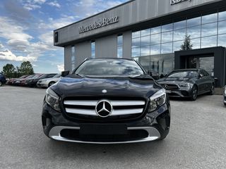 Mercedes-Benz GLA 180 2015 URBAN-thumb-1