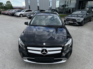 Mercedes-Benz GLA 180 2015 URBAN-thumb-2