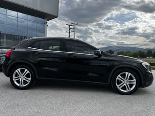 Mercedes-Benz GLA 180 2015 URBAN-thumb-7