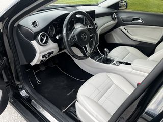 Mercedes-Benz GLA 180 2015 URBAN-thumb-14