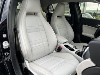 Mercedes-Benz GLA 180 2015 URBAN-thumb-17